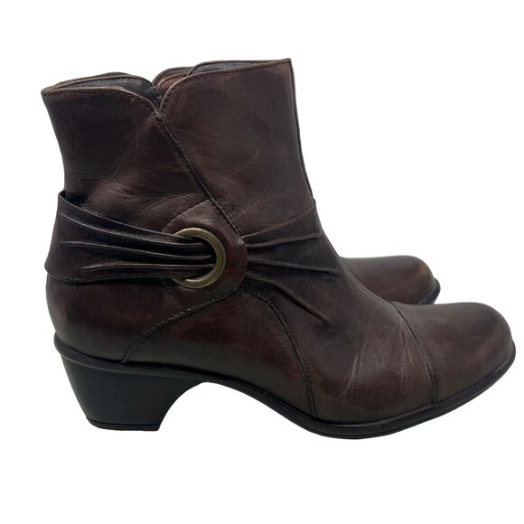 Clarks Ankle Boots Size 9.5 Medium Rosabelle Bendable Brown Leather Block Heel - Picture 1 of 8